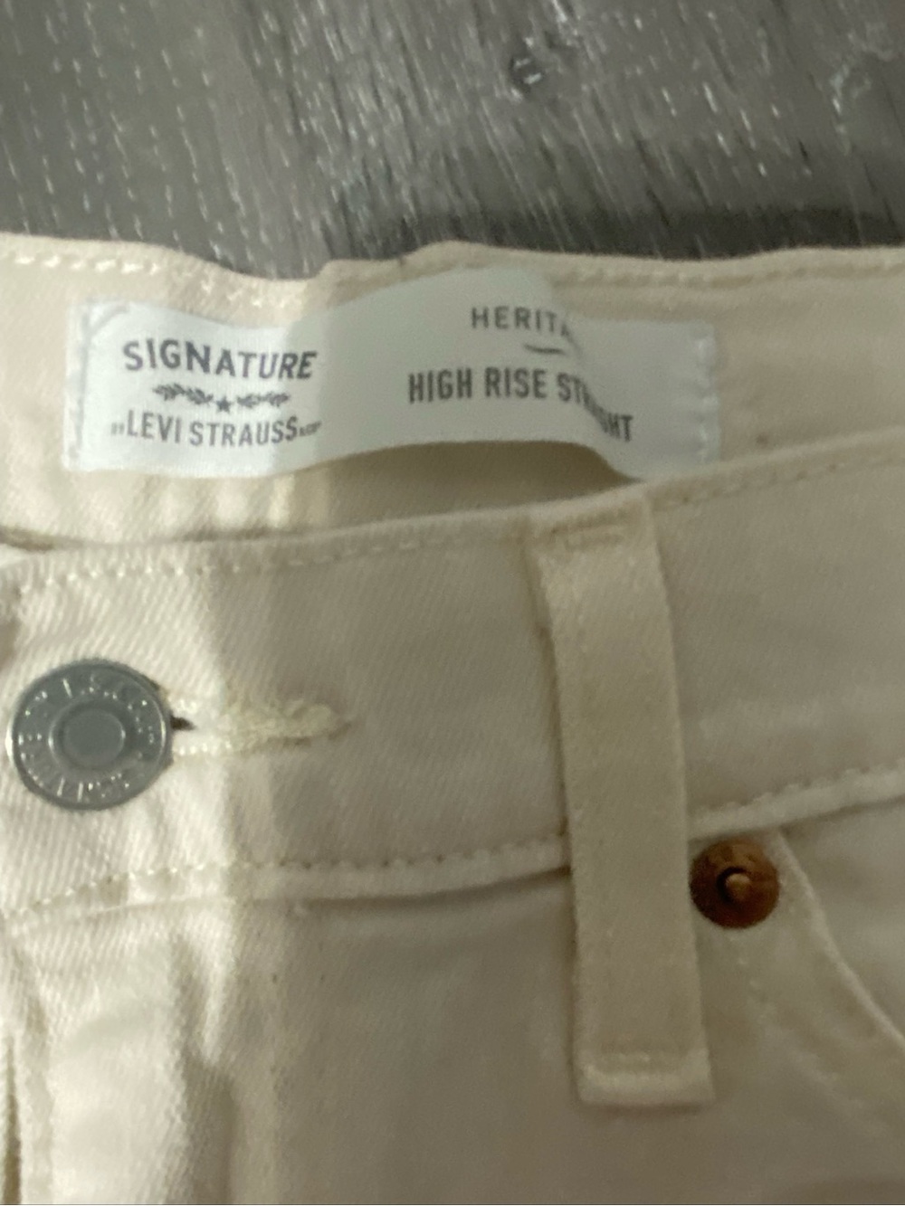 Signature by Levi Strauss Women's Cream Straight-Leg Jeans size 12 - Picture 2 of 5
